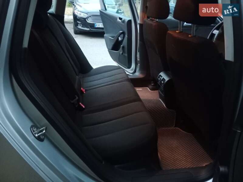 Универсал Volkswagen Passat 2006 в Киеве