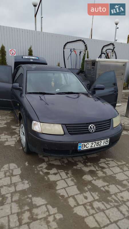 Седан Volkswagen Passat 1997 в Тлумаче