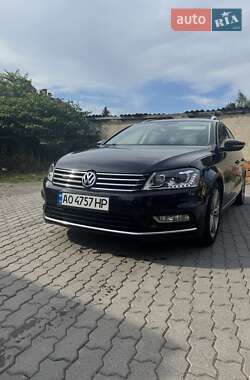 Универсал Volkswagen Passat 2013 в Хусте