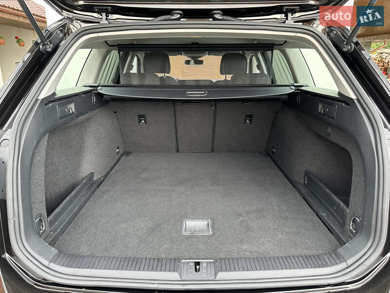 Универсал Volkswagen Passat 2020 в Ужгороде