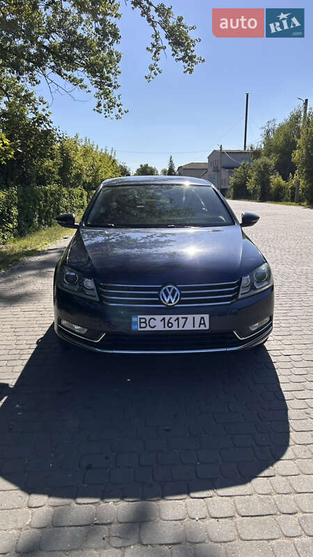 Седан Volkswagen Passat 2011 в Городке