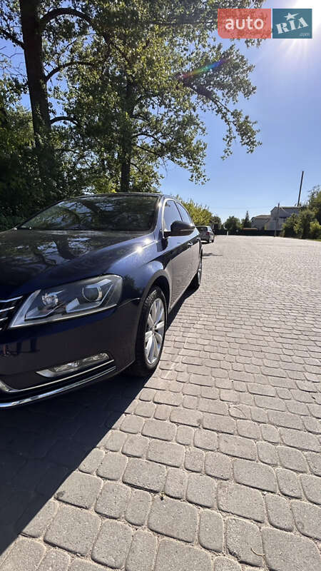 Седан Volkswagen Passat 2011 в Городке