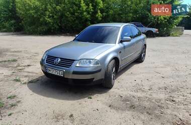 Седан Volkswagen Passat 2002 в Ромнах