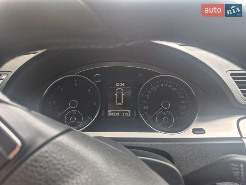Універсал Volkswagen Passat 2010 в Львові