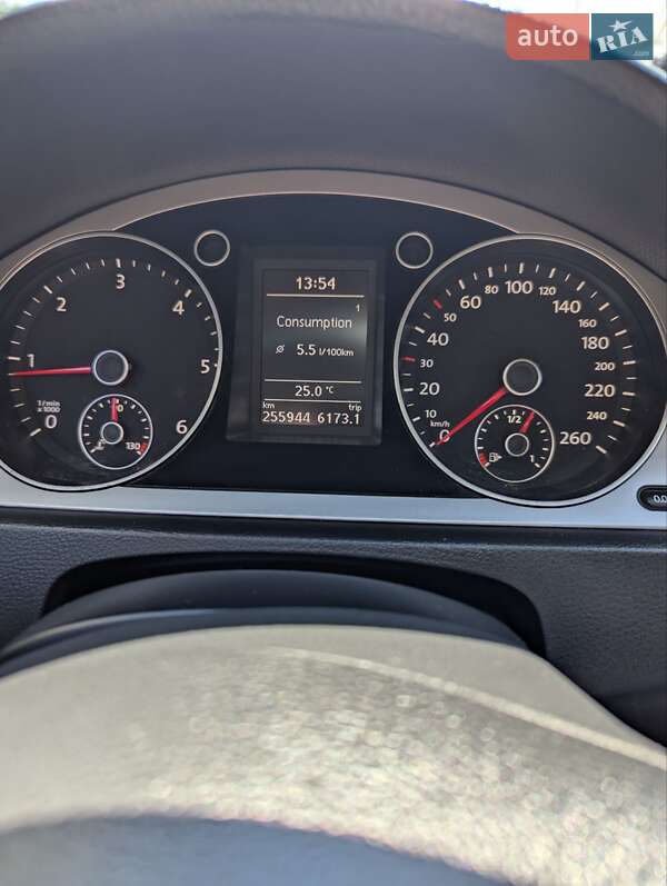Седан Volkswagen Passat 2009 в Гадяче