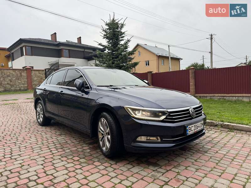 Седан Volkswagen Passat 2015 в Львове