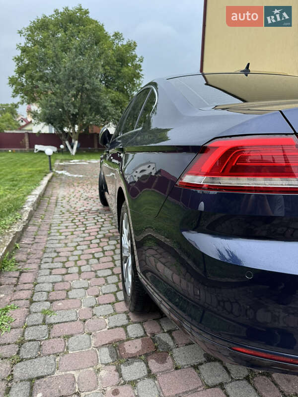Седан Volkswagen Passat 2015 в Львове