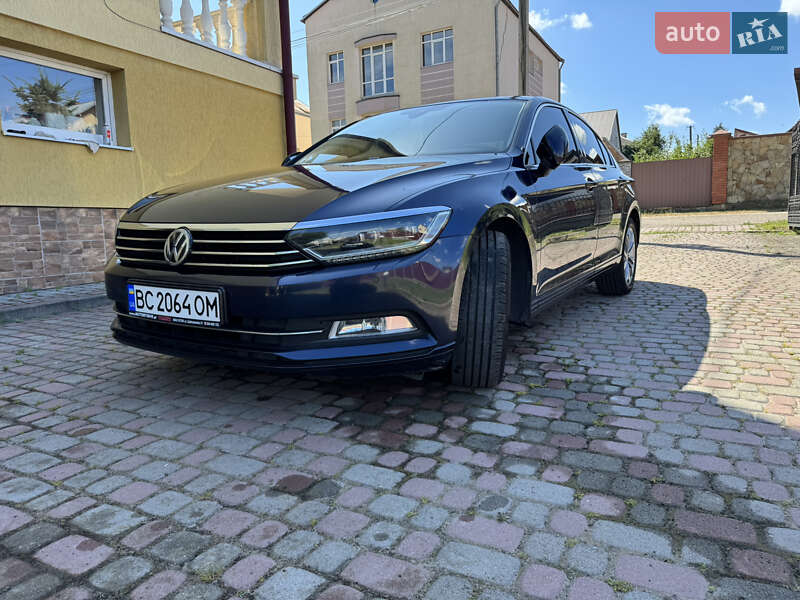 Седан Volkswagen Passat 2015 в Львове
