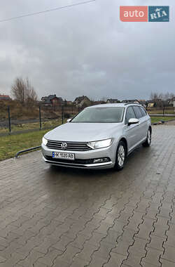 Універсал Volkswagen Passat 2016 в Сарнах