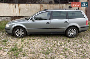 Універсал Volkswagen Passat 2004 в Запоріжжі