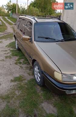Універсал Volkswagen Passat 1996 в Добросині