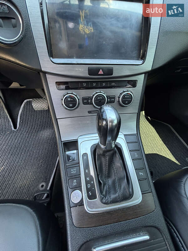 Універсал Volkswagen Passat 2012 в Банилові