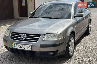 Седан Volkswagen Passat 2004 в Снятине