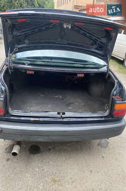 Седан Volkswagen Passat 1990 в 
