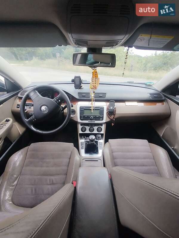 Седан Volkswagen Passat 2005 в Ланівці