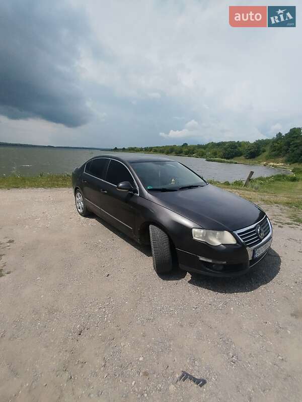 Седан Volkswagen Passat 2005 в Ланівці