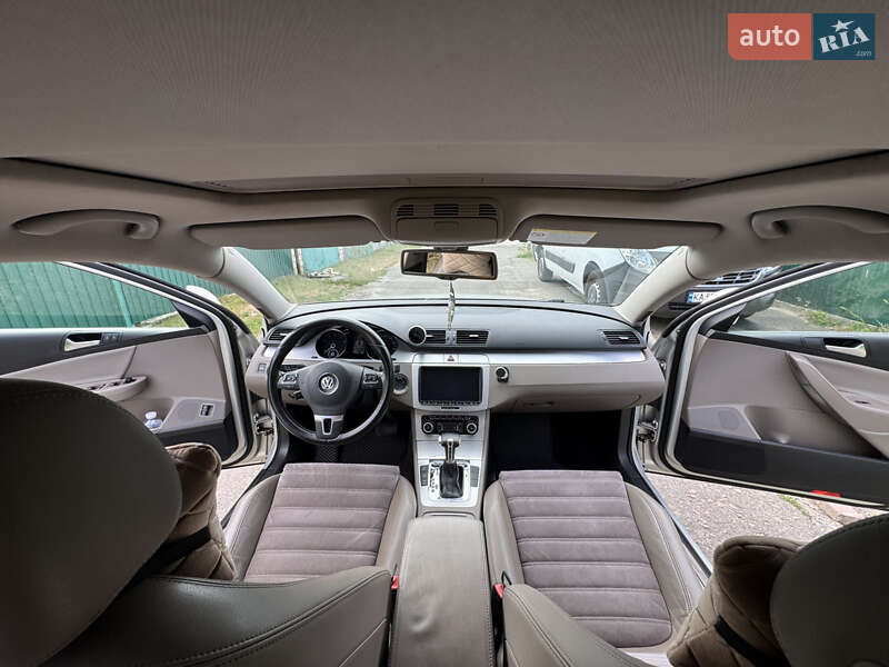 Універсал Volkswagen Passat 2010 в Києві
