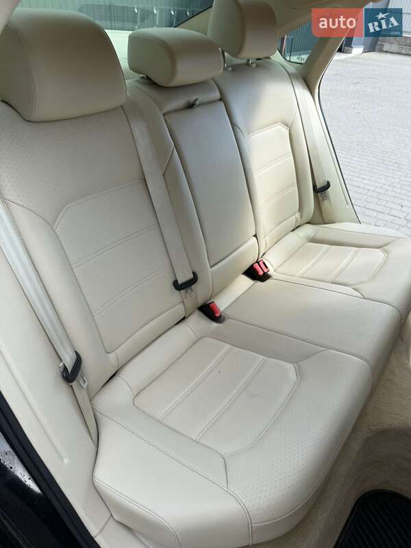 Седан Volkswagen Passat 2012 в Умани