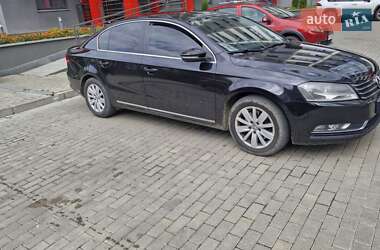 Седан Volkswagen Passat 2010 в Чернівцях