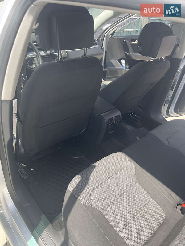 Универсал Volkswagen Passat 2014 в Берегово фото 10 Универсал Volkswagen Passat 2014 в Берегово