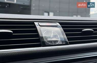 Седан Volkswagen Passat 2012 в 