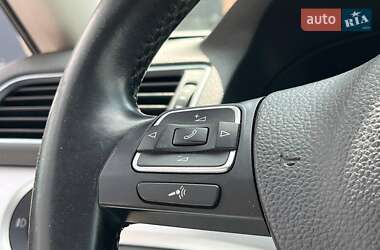 Седан Volkswagen Passat 2012 в 
