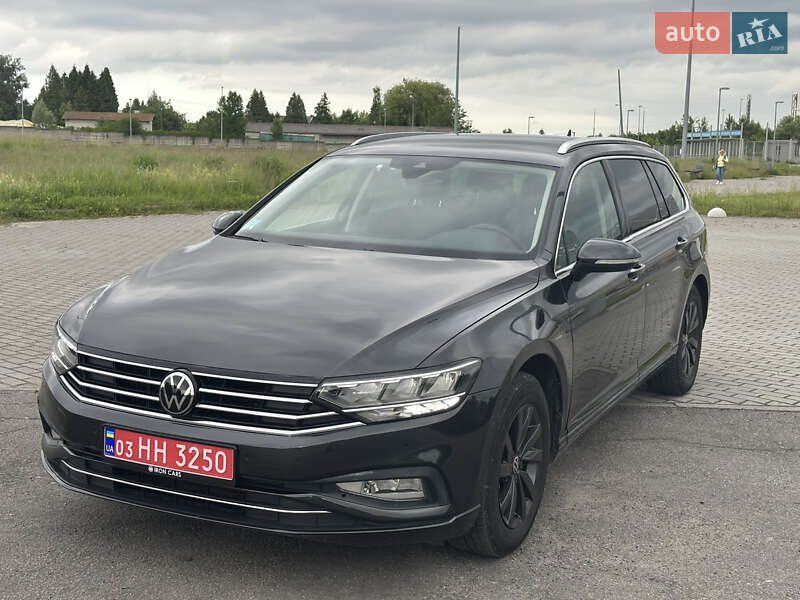 Универсал Volkswagen Passat 2022 в Львове