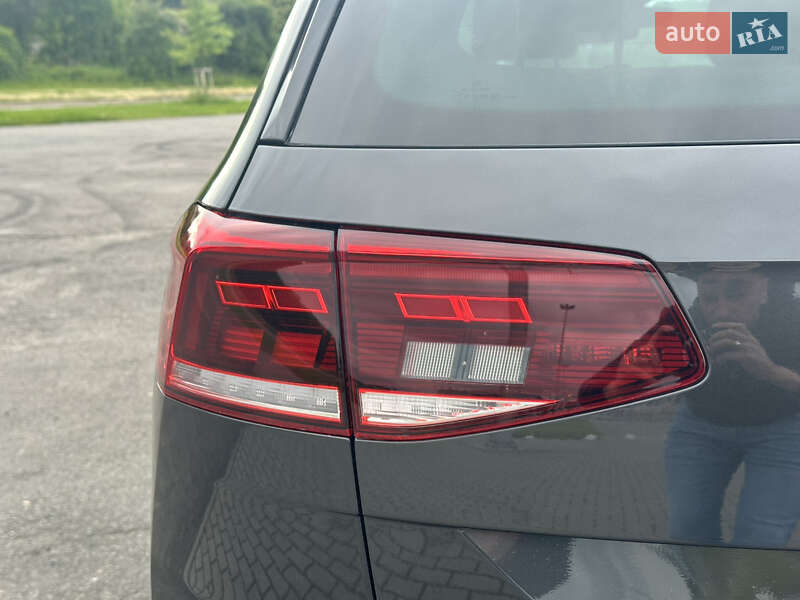 Универсал Volkswagen Passat 2022 в Львове