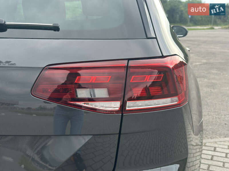Универсал Volkswagen Passat 2022 в Львове