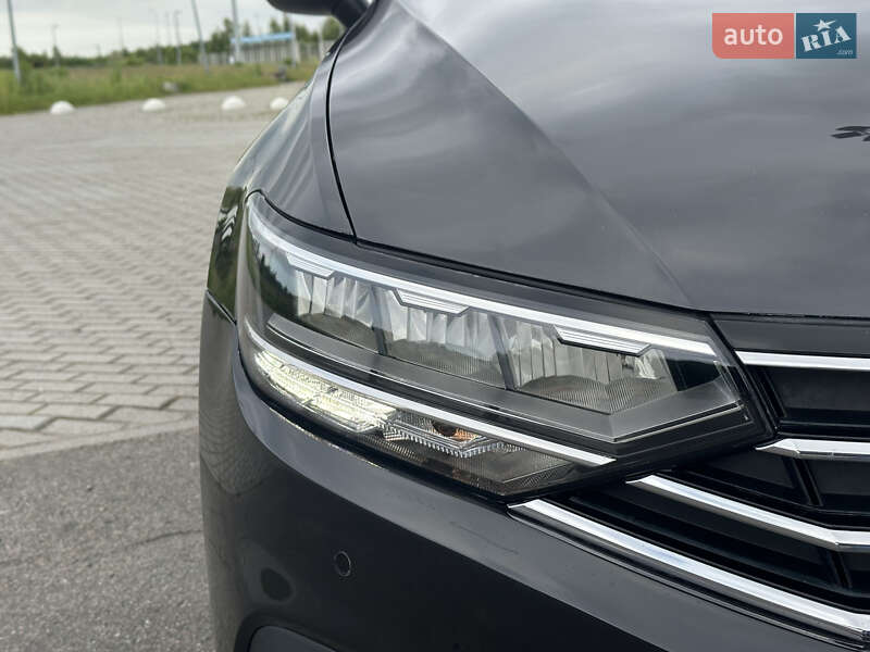 Универсал Volkswagen Passat 2022 в Львове