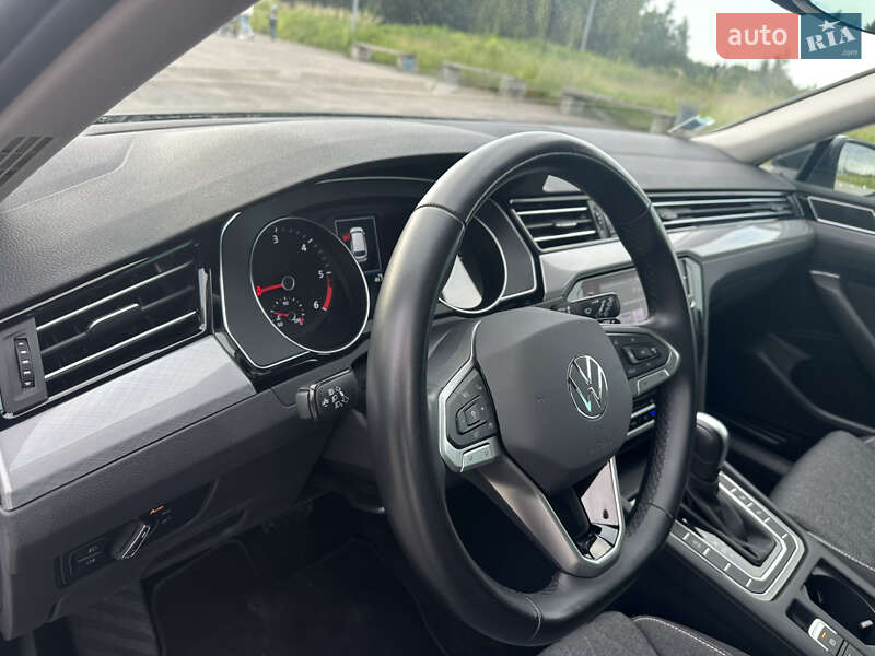 Универсал Volkswagen Passat 2022 в Львове