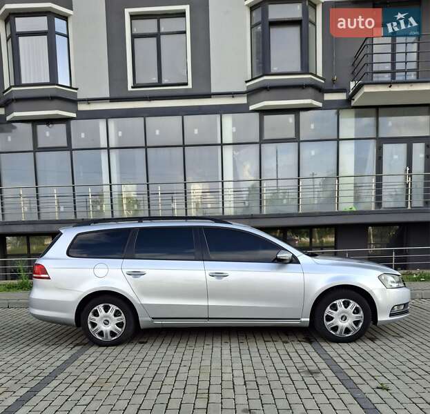 Універсал Volkswagen Passat 2012 в Івано-Франківську
