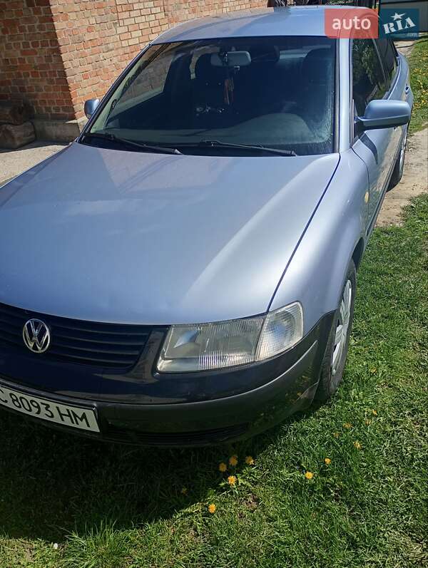 Седан Volkswagen Passat 2000 в Здолбунове