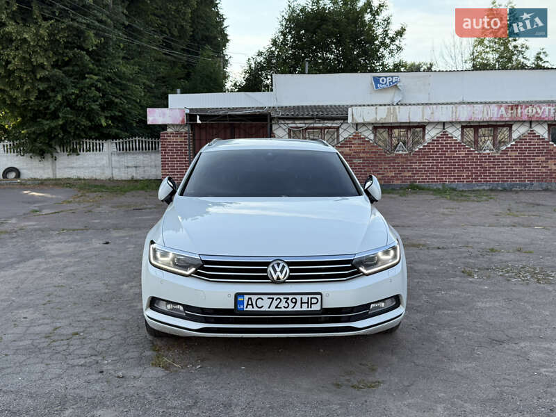 Универсал Volkswagen Passat 2015 в Житомире
