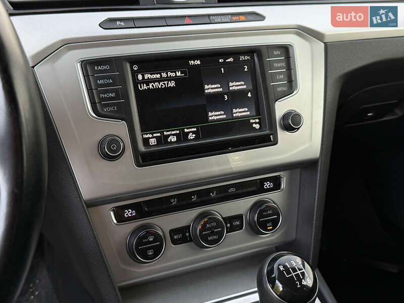 Универсал Volkswagen Passat 2015 в Житомире