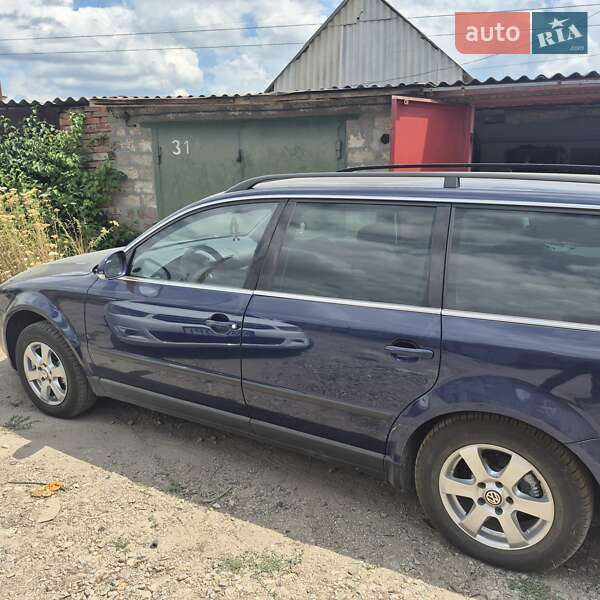Универсал Volkswagen Passat 2004 в Кропивницком фото 2 Универсал Volkswagen Passat 2004 в Кропивницком