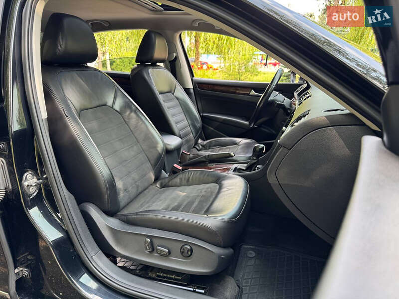 Седан Volkswagen Passat 2012 в Киеве