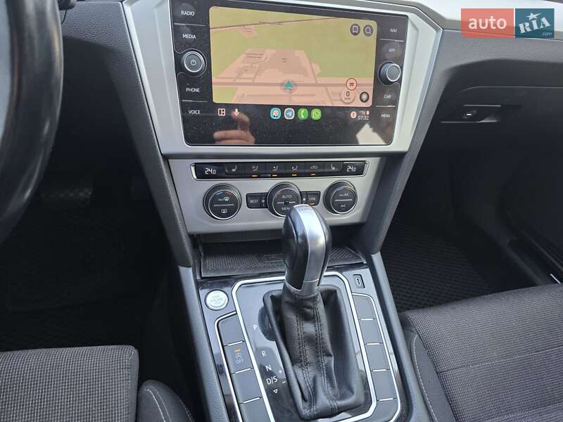 Универсал Volkswagen Passat 2017 в Киеве