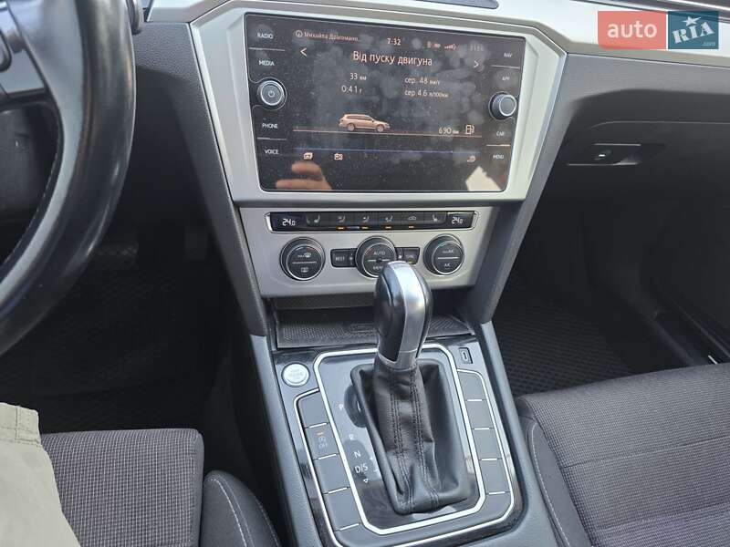 Универсал Volkswagen Passat 2017 в Киеве
