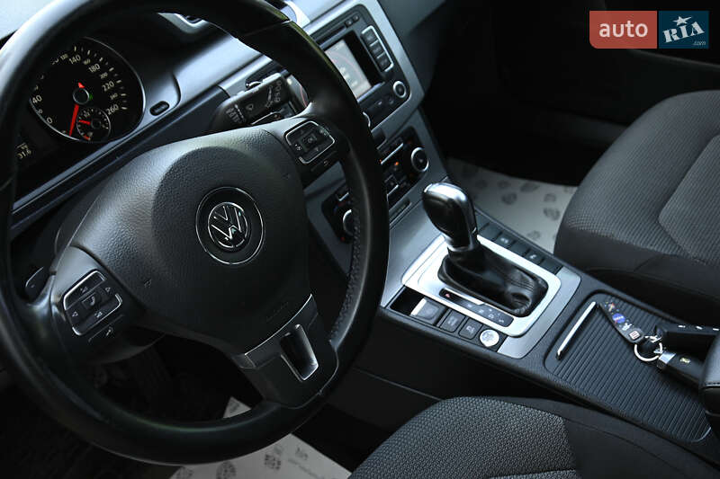 Універсал Volkswagen Passat 2011 в Бердичеві