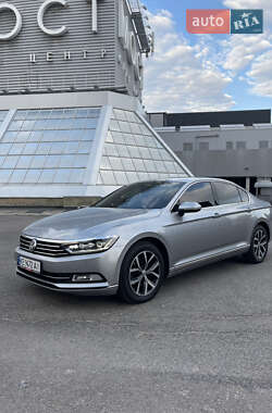 Седан Volkswagen Passat 2018 в Дніпрі