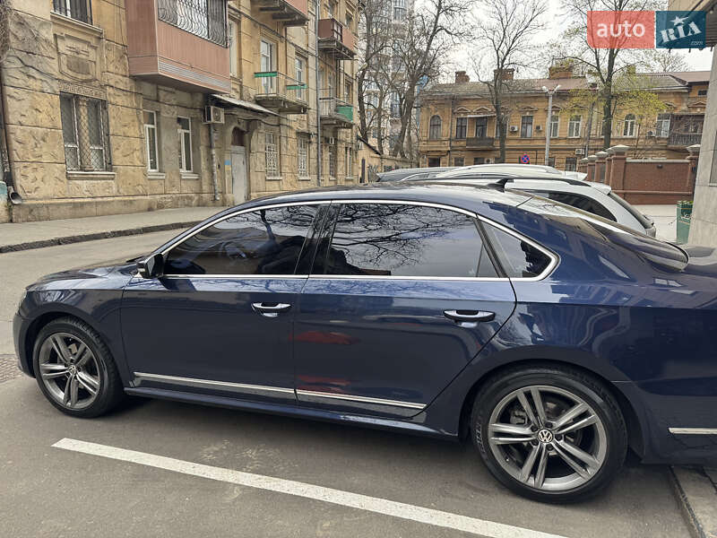 Седан Volkswagen Passat 2014 в Одессе