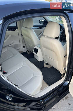 Седан Volkswagen Passat 2013 в 
