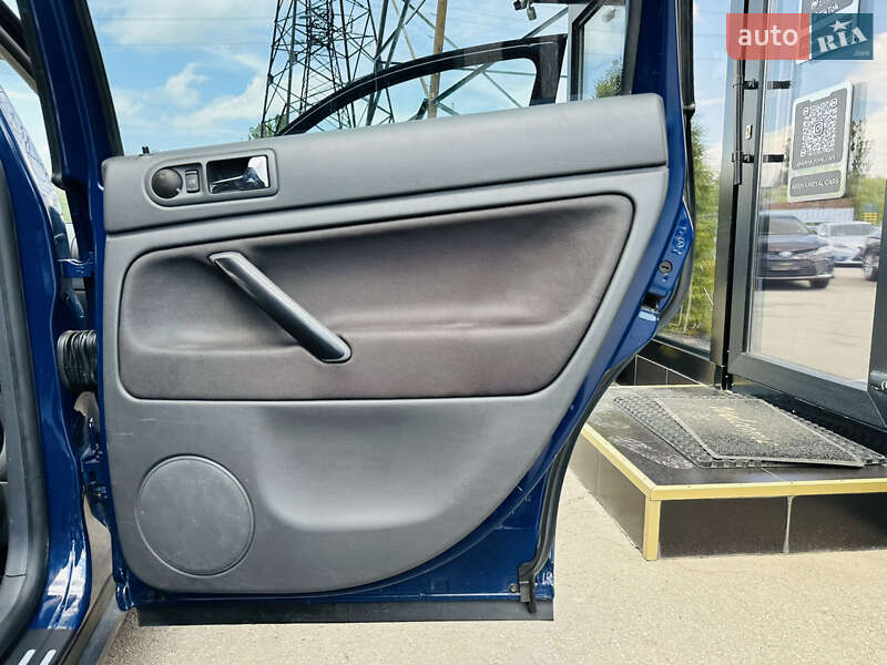 Універсал Volkswagen Passat 2004 в Харкові фото 23 Універсал Volkswagen Passat 2004 в Харкові