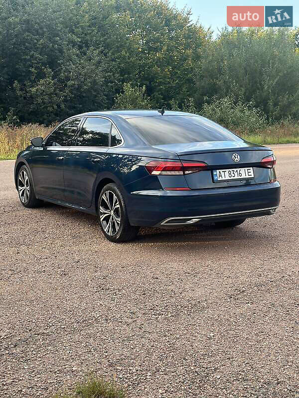 Седан Volkswagen Passat 2021 в Львове