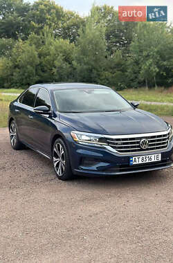 Седан Volkswagen Passat 2021 в Львові