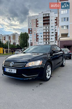 Седан Volkswagen Passat 2012 в Киеве