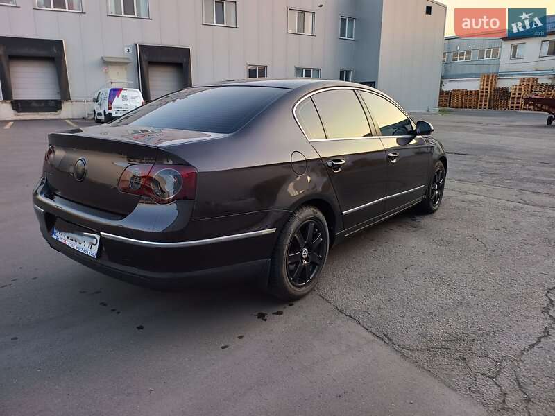 Седан Volkswagen Passat 2005 в Киеве
