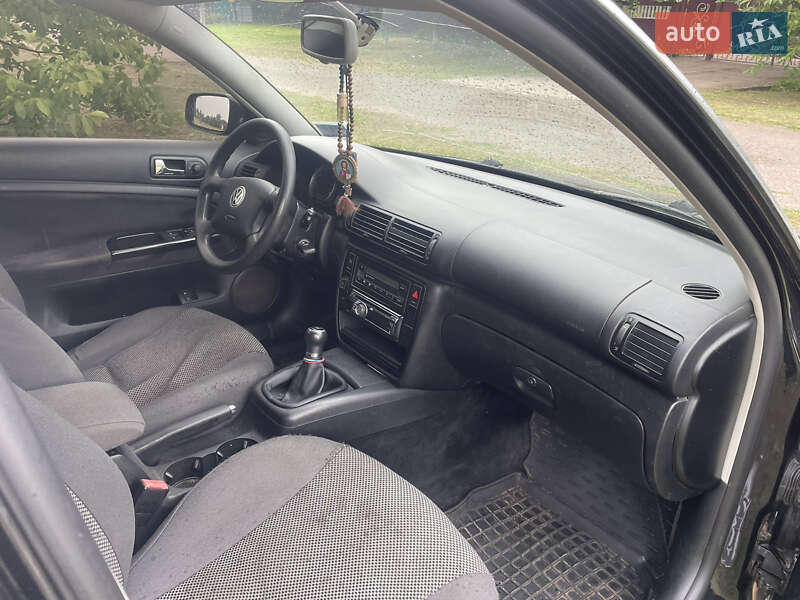 Универсал Volkswagen Passat 2002 в Пирятине