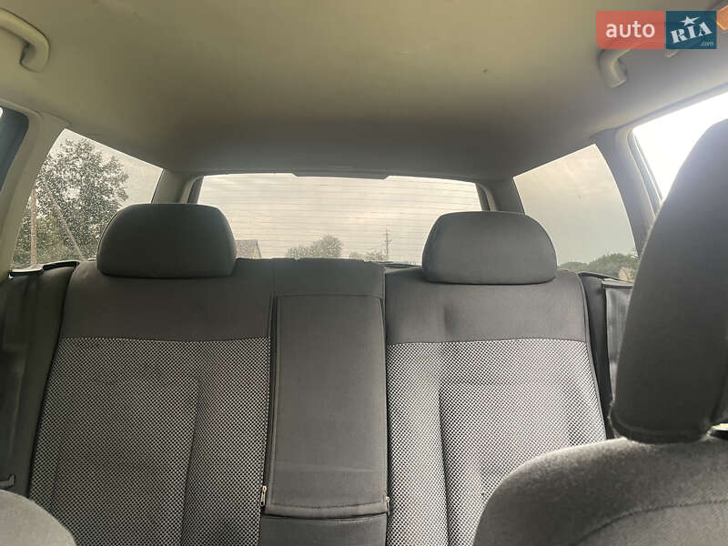 Универсал Volkswagen Passat 2002 в Пирятине